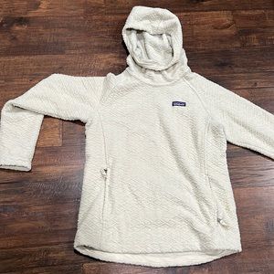 Patagonia fleece pullover. Tried on only.